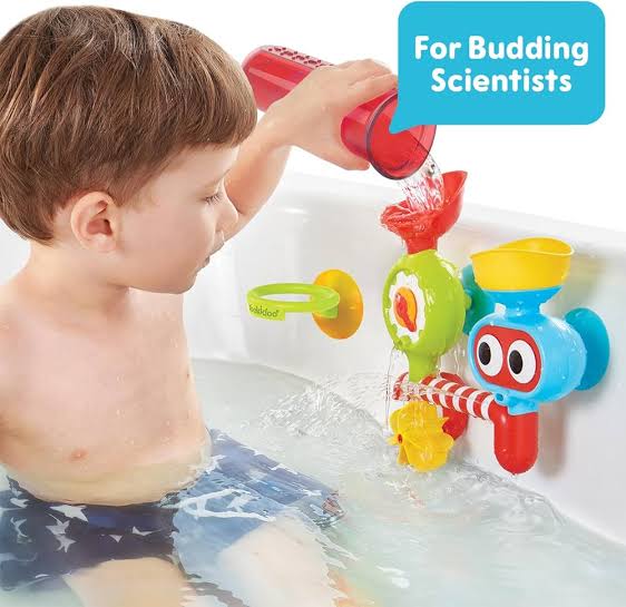 Submarine Water Lab – Interactive Wall-Mounted Spray Station