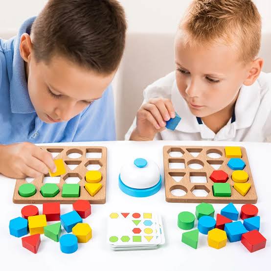 Geometric shapes board challenge toy